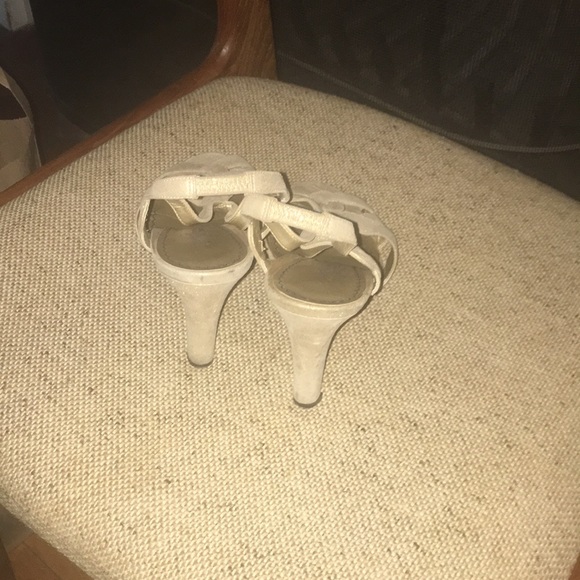 Heels - Picture 2 of 2